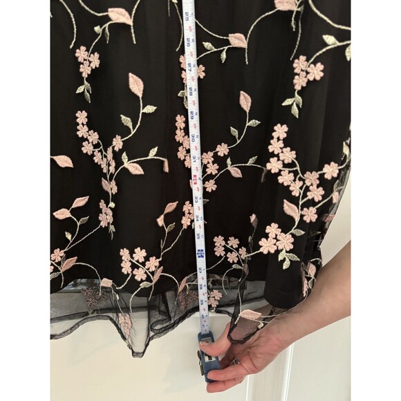 Estelle Dress Embroidered Floral V-neck Flutter Sleeves Women’s Plus Size 1X/ 18 - Picture 11 of 11